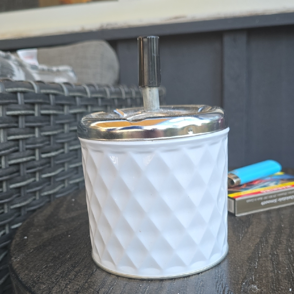 White Diamond Pattern Ashtray with Silver Lid